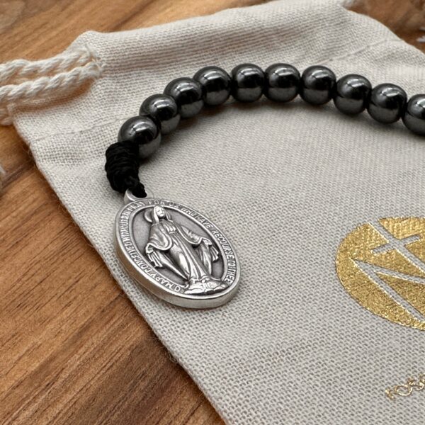 wundertätige Medaille eines offenen 10er Rosenkranzes mit Hämatit-Perlen
