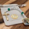Offener 10er Rosenkranz mit einer goldenen Medaille von Johannes dem Täufer und Jesus