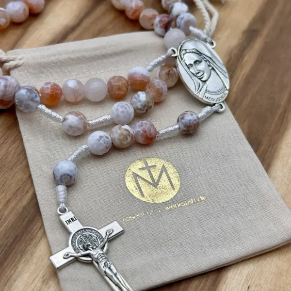 Rosenkranz Medjugorje Feuerachat mit Geschenkbeutel der Rosenkranz Werkstatt