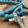 Silbernes Benediktuskreuz des Rosenkranz Medjugorje Türkis in Nahaufnahme