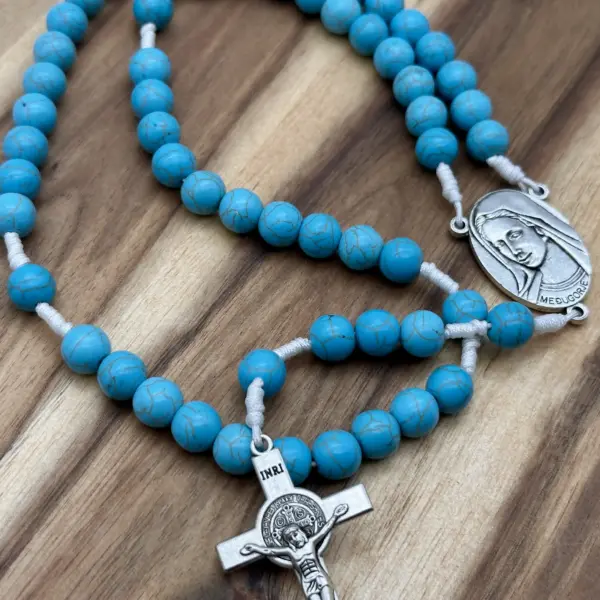Benediktuskreuz und Medjugorje-Mittelstück des Rosenkranz Medjugorje Türkis