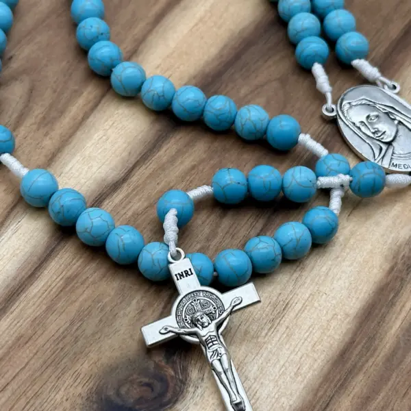 Benediktuskreuz mit türkisfarbenen Perlen am Rosenkranz Medjugorje Türkis